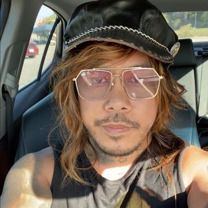 Meet your Posher, Hien